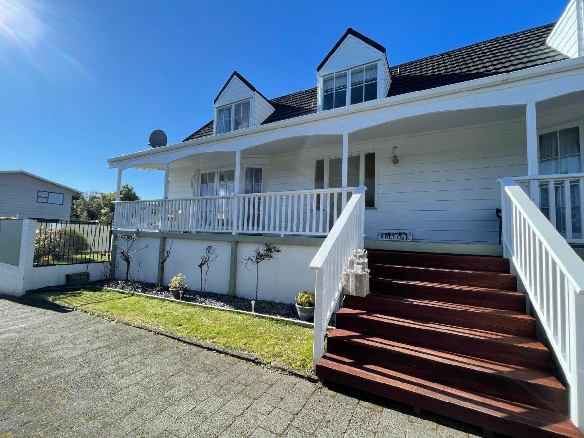 2Mins To Lakefront Family Retreat Taupo Luaran gambar